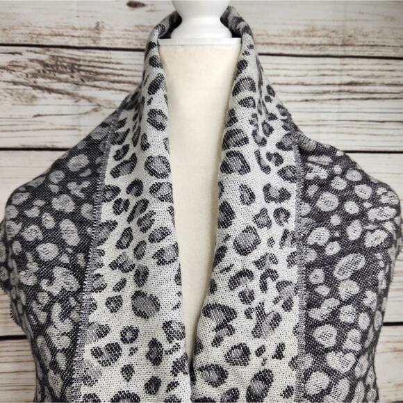 Collectioneighteen Gray Leopard Print Scarf Fall Winter OS - Picture 5 of 9